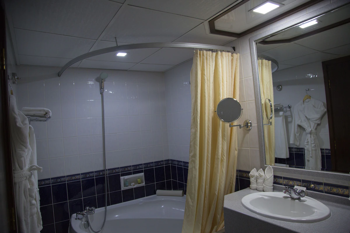 سرویس بهداشتی و حمام